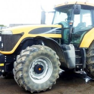 foto 215HP traktor+hydr. Challenger MT635